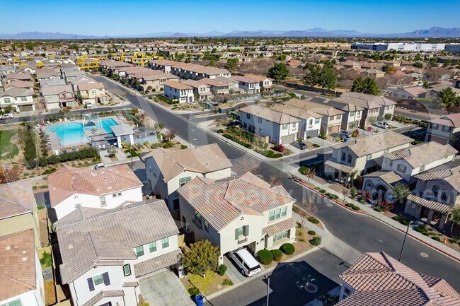 Building Photo - 1178 E Sabino Dr