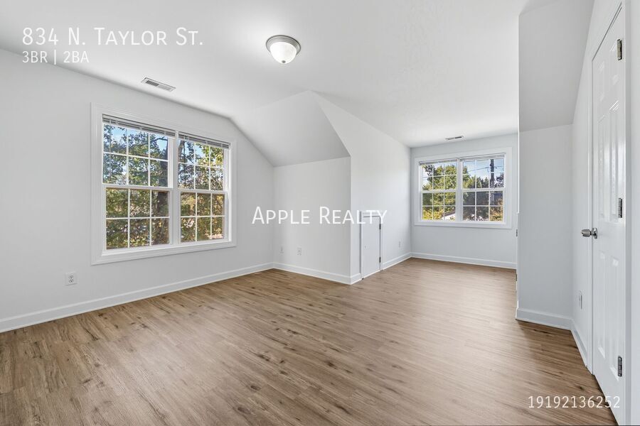 Building Photo - 834 N Taylor St