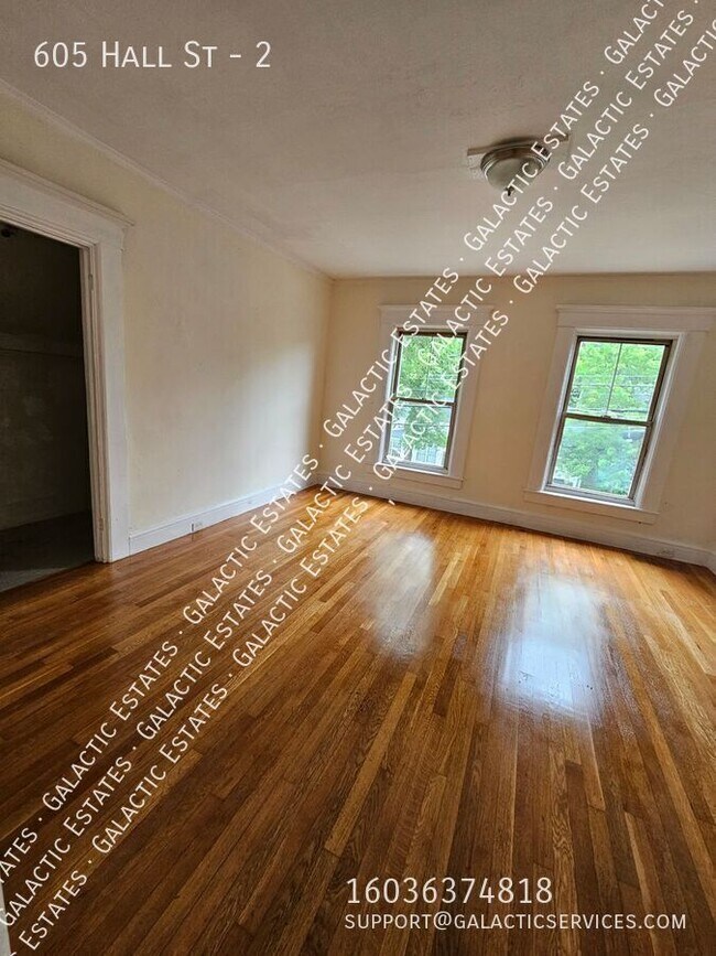Building Photo - 605 Hall St
