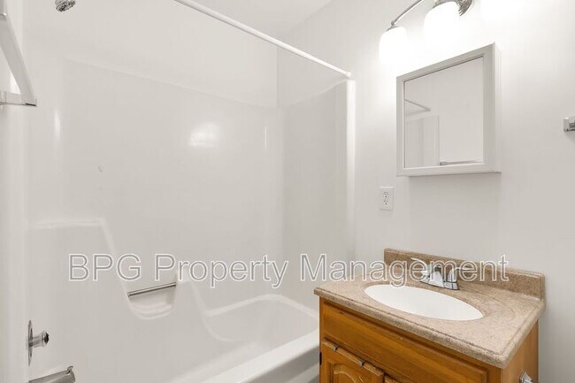 Building Photo - 139 Green St