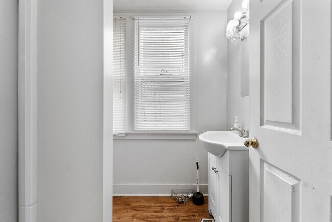 Building Photo - 5 Arthur St