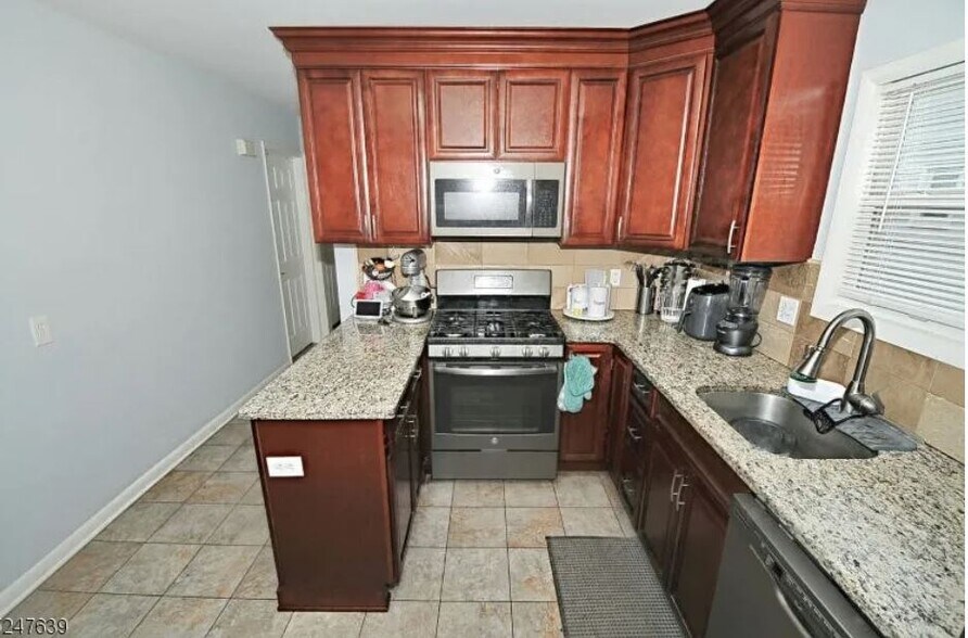 Building Photo - 215 W Saint Georges Ave