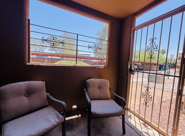 Building Photo - "Cozy 2-Bed 2 bath Condo”