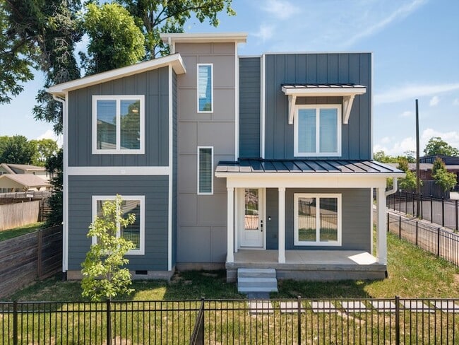 Building Photo - 1802 10th Ave N