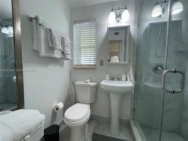 Building Photo - 8036 Harding Ave