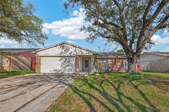 Building Photo - 6206 Homeview Dr