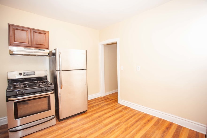 Building Photo - 5301 W Jackson Blvd