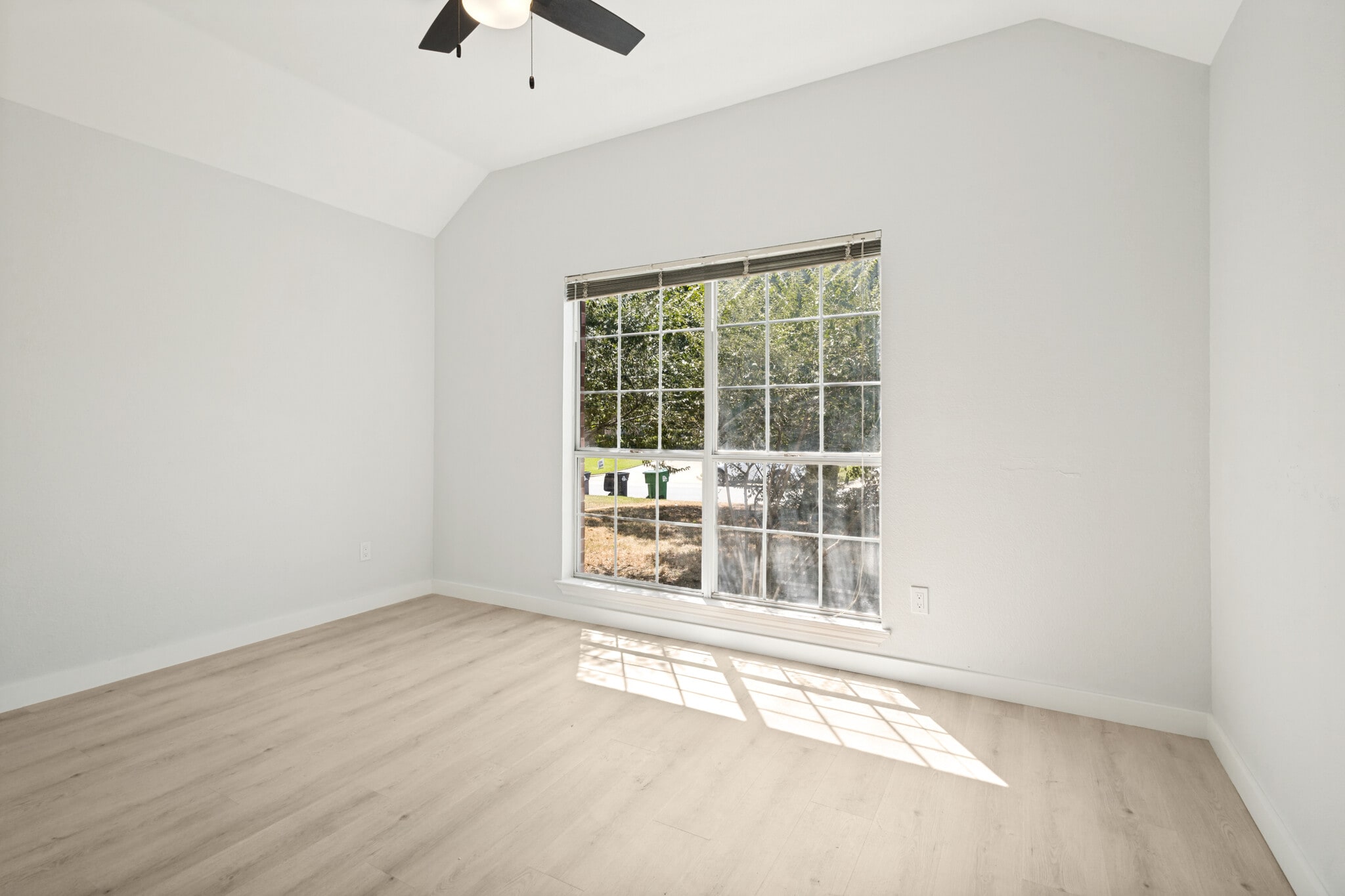 Building Photo - 2112 Carriage Hl