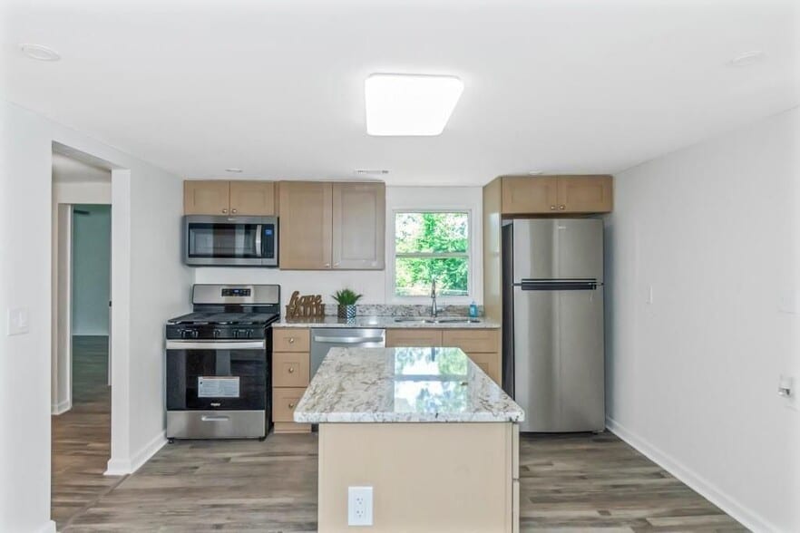 Building Photo - 204 Mill