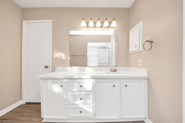 Building Photo - 11923 Briar Forest Dr