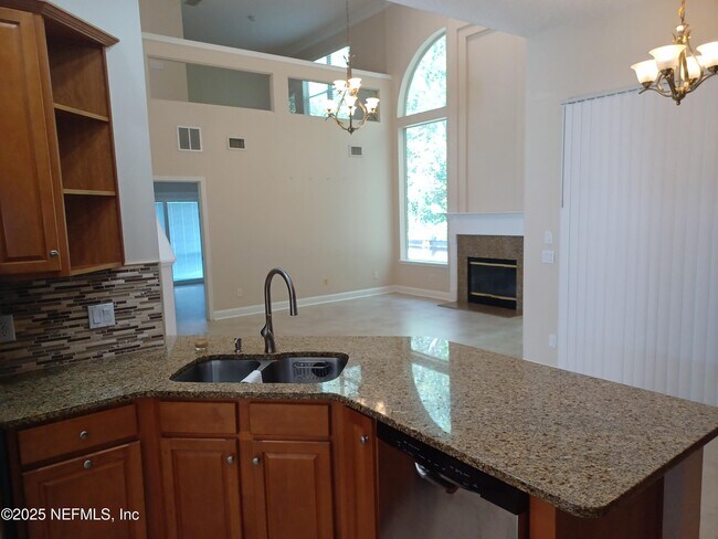 Building Photo - 4463 Ecton Ln E