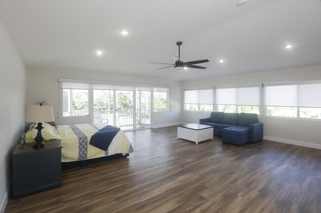 Building Photo - 8560 Heron Lagoon Cir