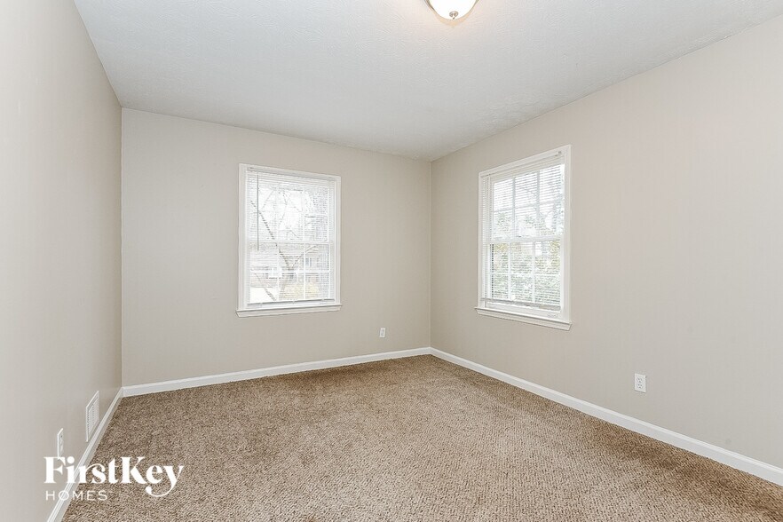 Building Photo - 2661 Oxbow Way SW