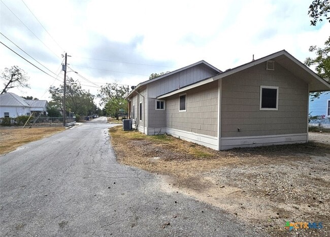 Building Photo - 105 Santa Clara St