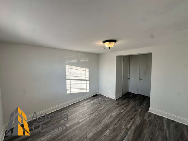 Building Photo - Move in by March 31st - Pick your move in incentive: A TV, 1 month free on a 13th month lease, or...