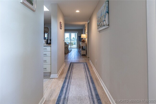Building Photo - 5596 NE Gulfstream Way