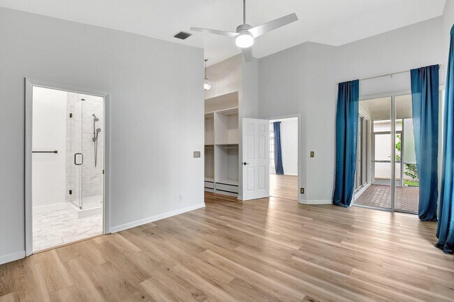 Building Photo - 3947 Redondo Way