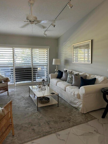 Building Photo - 1072 Keystone Dr