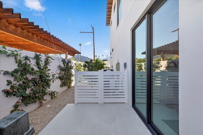 Building Photo - 51120 Avenida Navarro