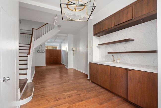 Building Photo - Incredible Rittenhouse Home