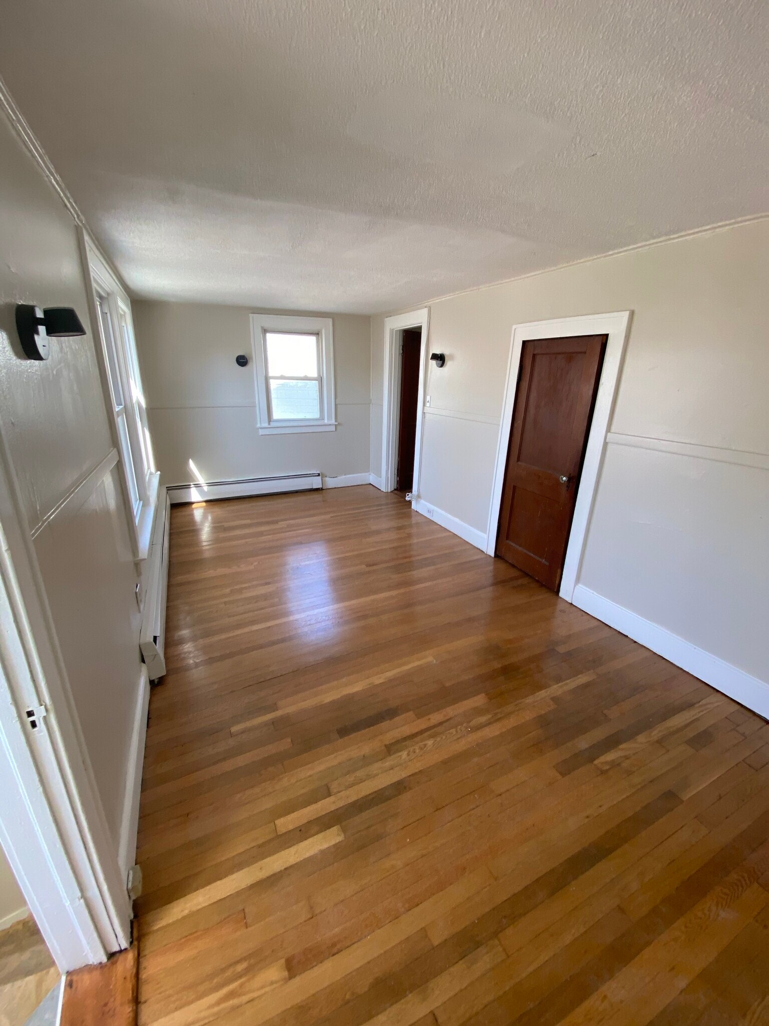 Building Photo - 1019 Chenango St