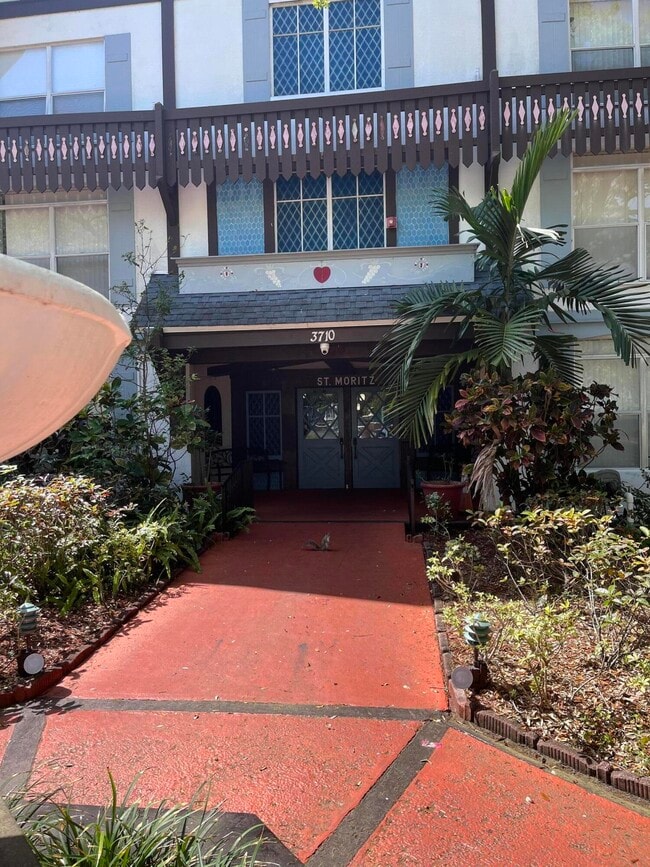 Building Photo - 3720 Inverrary Dr