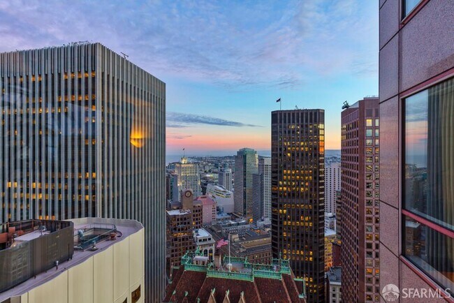 Building Photo - 333 Bush St