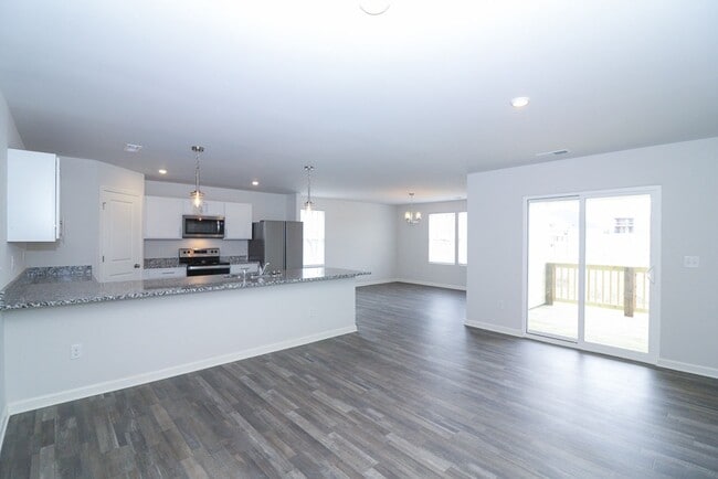 Building Photo - 132 Elegance Wy