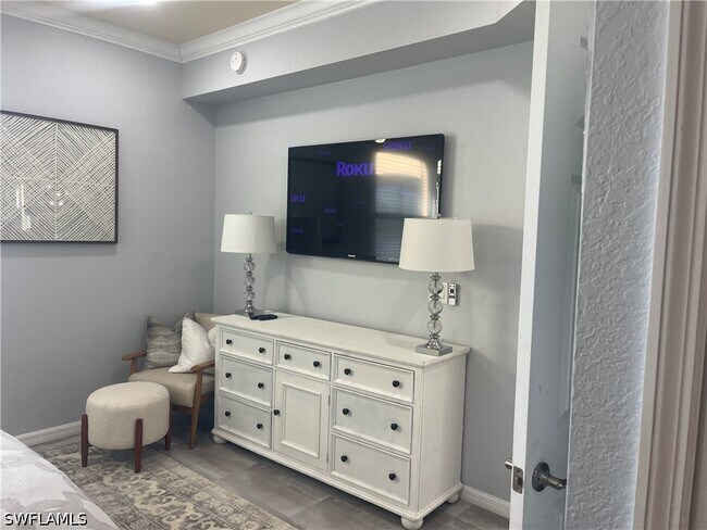 Building Photo - 9727 Acqua Ct