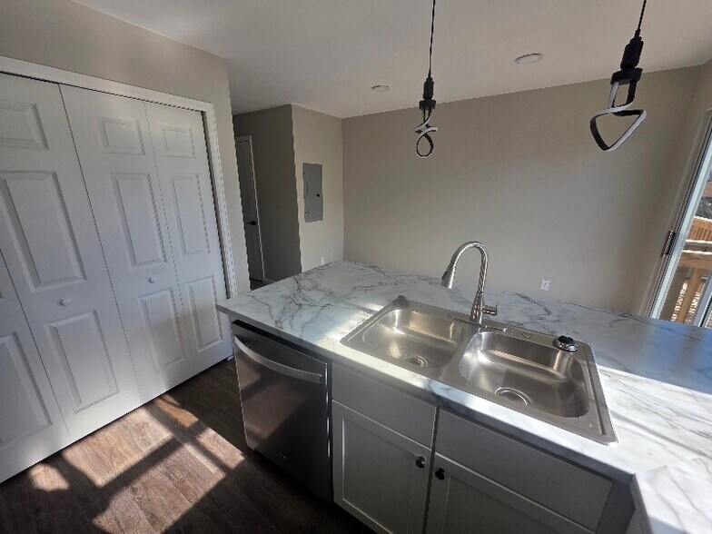 Building Photo - 17326 E Rice Cir