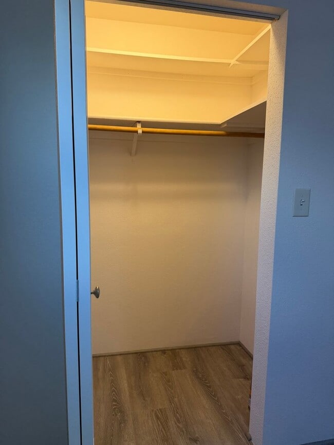 Building Photo - Aloha Apartments