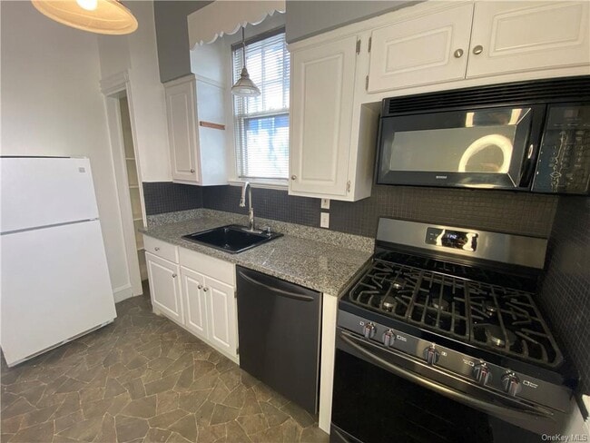 Building Photo - 132 Cottage Ave