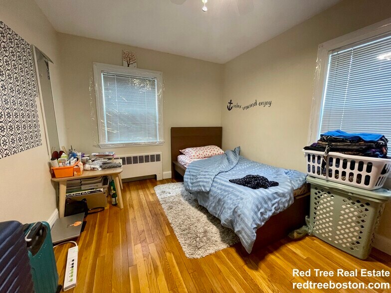 Building Photo - 83 Lexington St