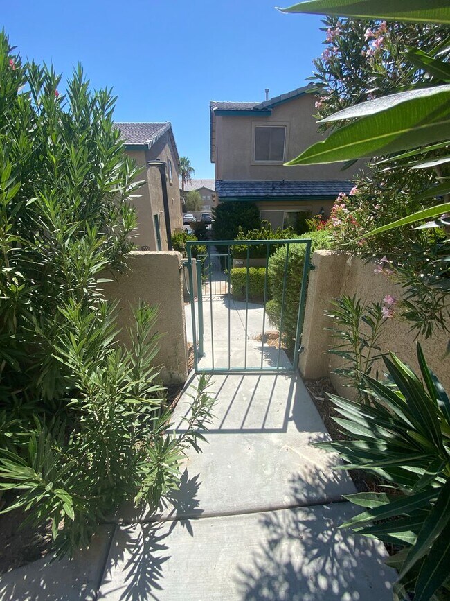 Building Photo - AMERICANA Property Mgmt - Gated 2beds -2baths Townhouse in Spring Valley