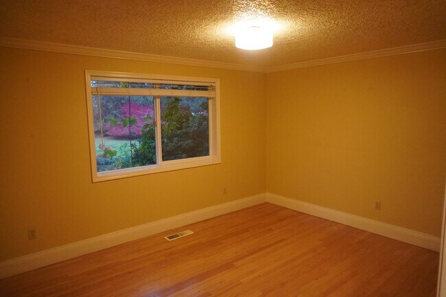 Building Photo - 24002 NE 120th Ct