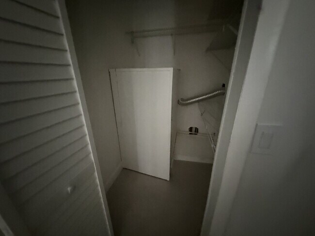 Building Photo - NEWLY RENOVATED 3 BEDROOM, 2 BATH HOME – A...