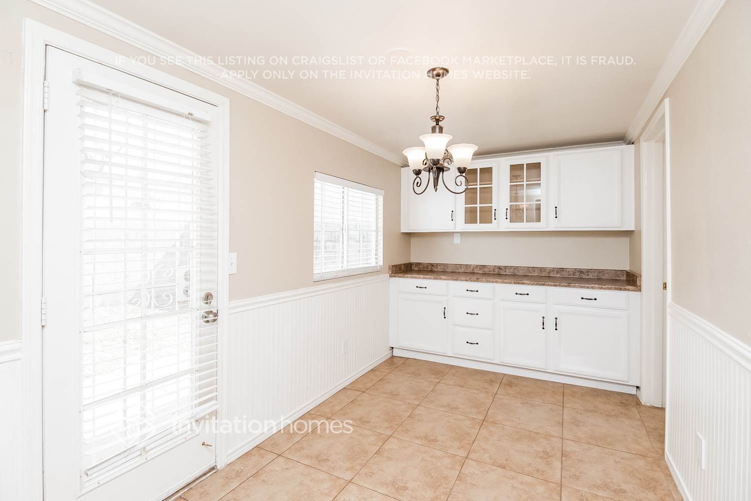 Building Photo - 441 S Maple