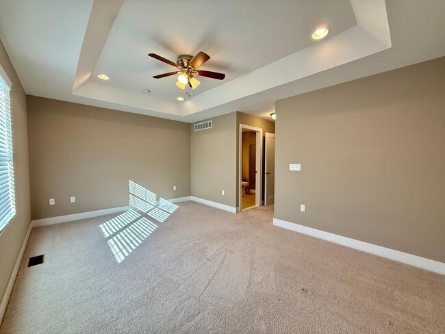 Building Photo - 2564 W Towne St