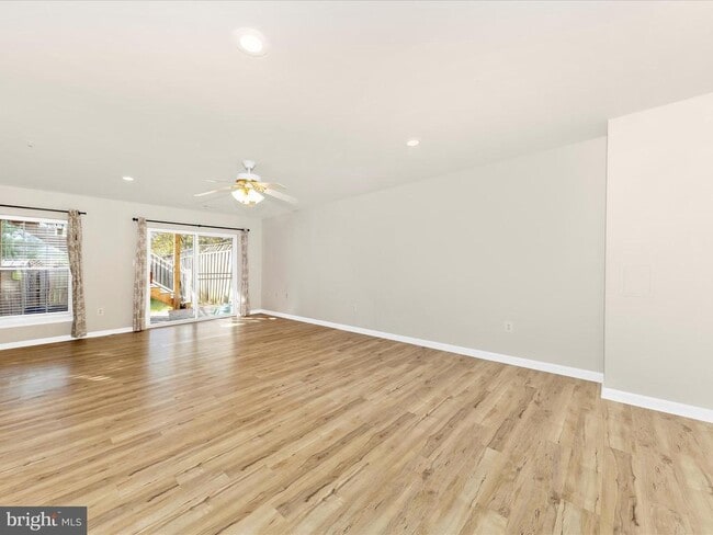 Building Photo - 2103 Paxton Terrace