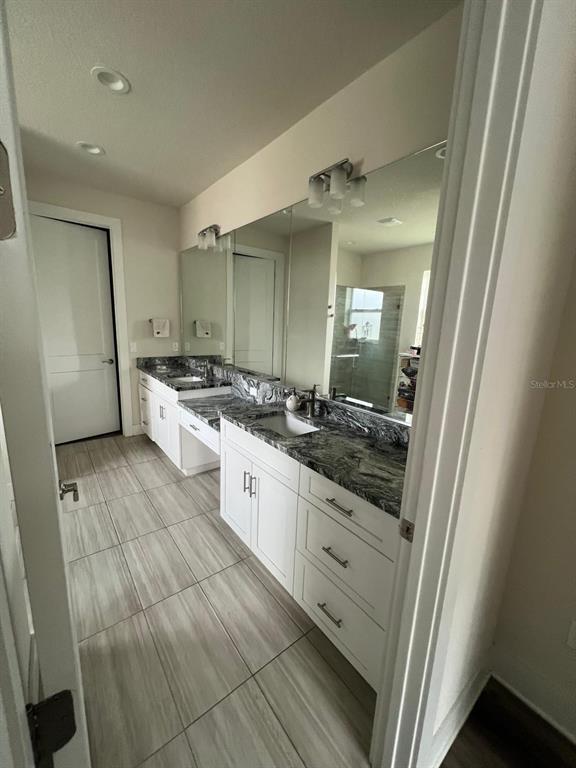 Building Photo - 2065 Paragon Cir W