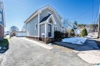 Building Photo - 186 School St