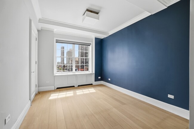 Building Photo - 141 E 88th St