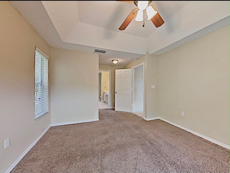 Building Photo - 10697 SW 20th Ct