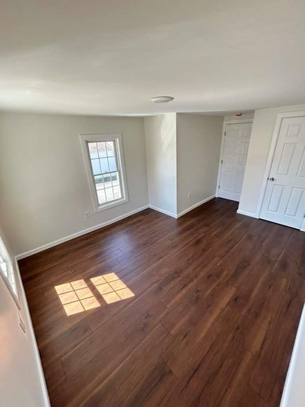 Building Photo - 8 Hampton St