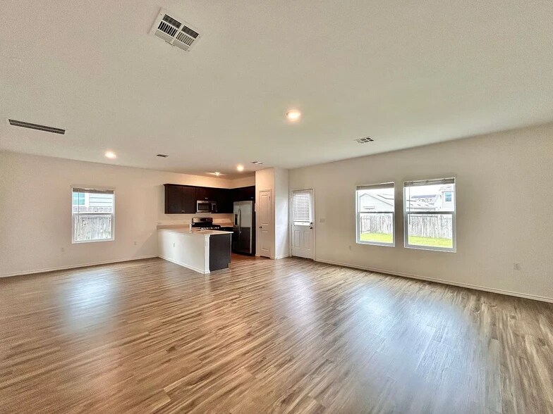 Building Photo - 14205 Lyndora Ln