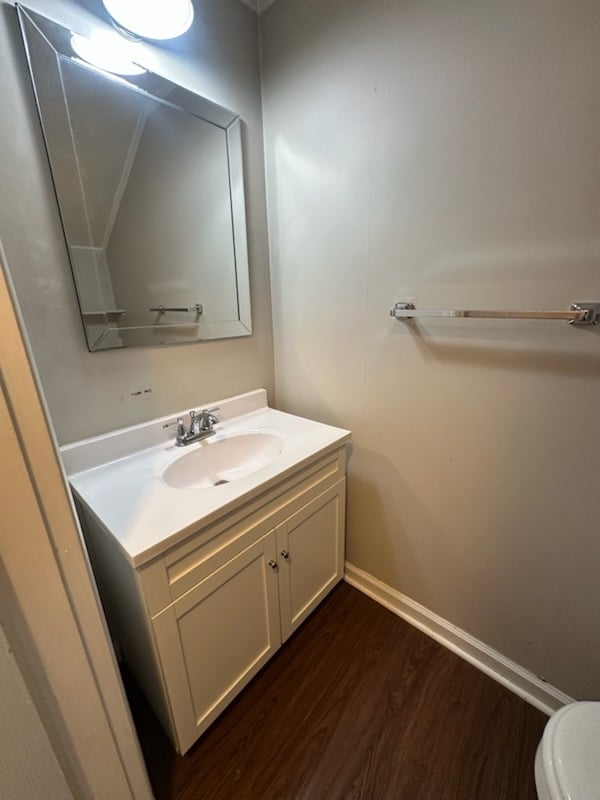 Building Photo - 102 Country Club Dr