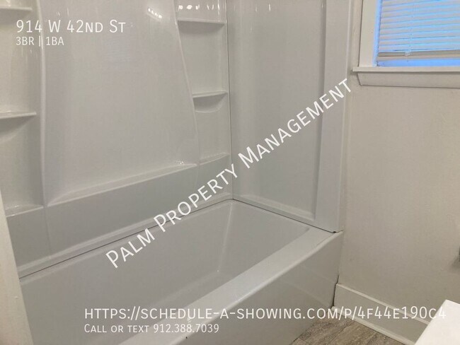 Building Photo - 914 W 42nd St