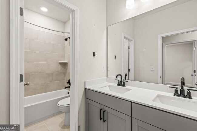 Building Photo - 416 Kinross Ln