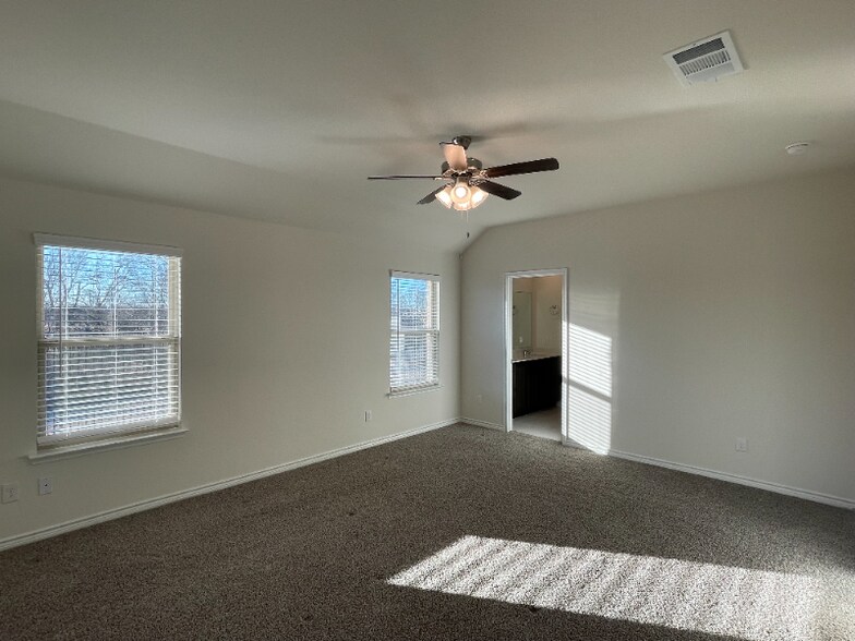 Building Photo - 759 Philadelphia St