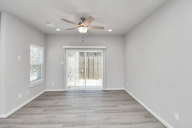 Building Photo - 23823 Cumberland Ridge Dr